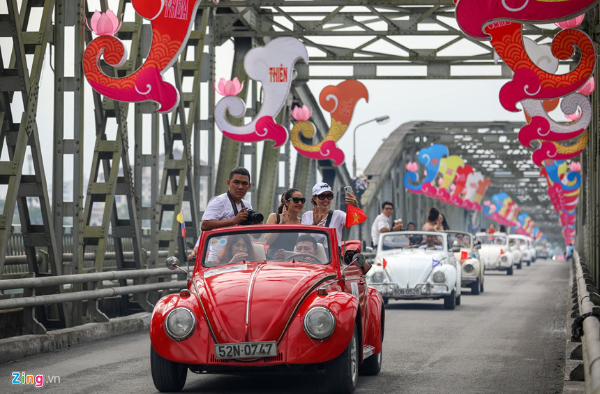 Có những dòng xe Volkswagen tuổi đời hơn 50 tuổi như dòng Beetle đời 1960, Kombi Deluxe đời 1959…