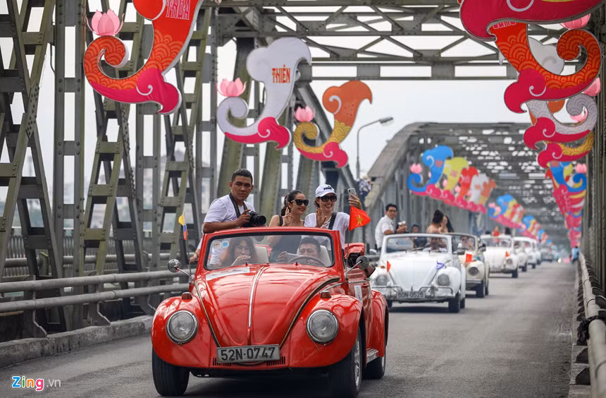 Có những dòng xe Volkswagen tuổi đời hơn 50 tuổi như dòng Beetle đời 1960, Kombi Deluxe đời 1959…