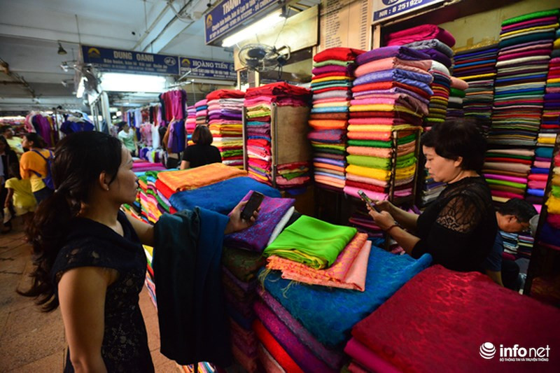 Là một trong những trung tâm buôn bán lớn nhất ở Hà Nội và khu vực miền Bắc.