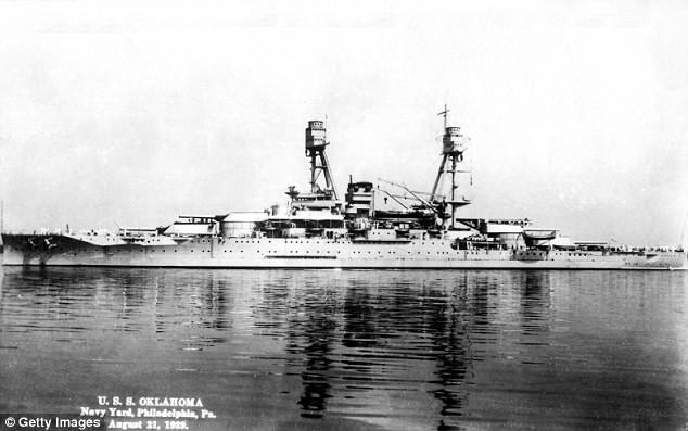 Người thủy thủ chết trong trận Trân Châu Cảng 77 năm trước được các chuyên gia xác định danh tính mới đây là Glenn Tipton. Tipton đã thiệt mạng khi làm nhiệm vụ trên chiến hạm USS Oklahoma tại Trân Châu Cảng năm 1941.