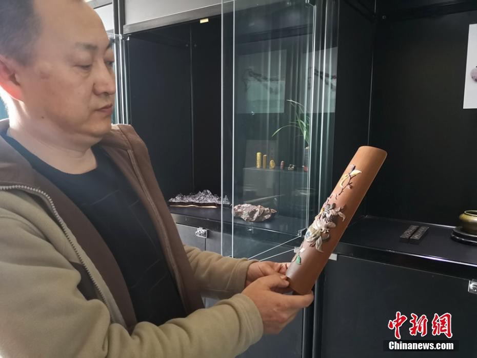 Nguyên do là vì hàng trăm cổ vật này giúp các chuyên gia, nhà nghiên cứu tìm hiểu về cuộc sống của các học giả Trung Quốc thời xưa.