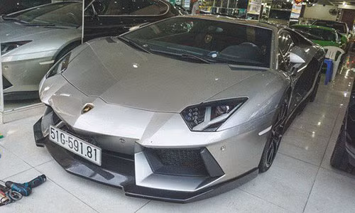 Ông chủ cafe mới Trung Nguyên tậu Lamborghini Aventador DMC độc nhất Việt Nam. Ảnh: Autopro.
