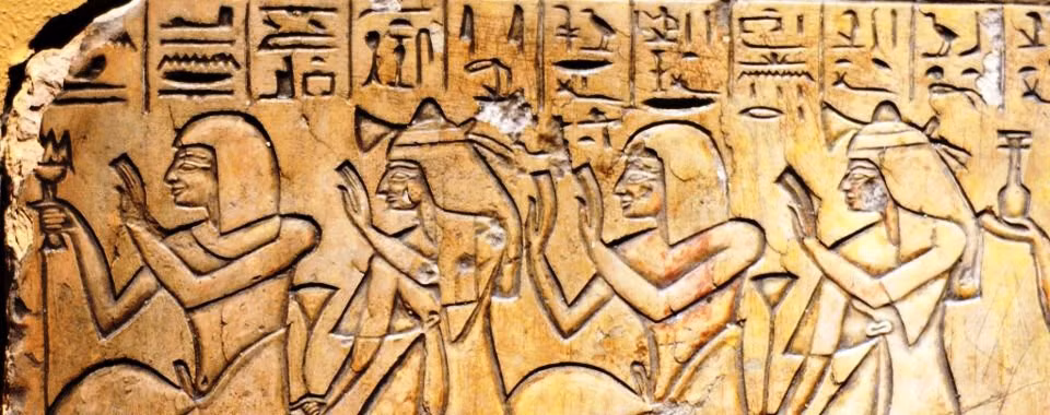 Carly Silver - nhà sử học tại Brooklyn - nhận định tài liệu mảnh giấy cói trên cho thấy xã hội thời xưa đã trừng trị tội phạm tấn công tình dục, ngay cả những người đàn ông lợi dụng quyền lực để tấn công phụ nữ cũng không phải ngoại lệ.