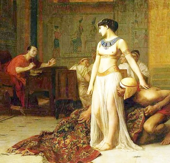 Bà hoàng này còn được biết đến với vẻ đẹp "chim sa cá lặn", được dân chúng tôn thờ như một vị chúa trời.