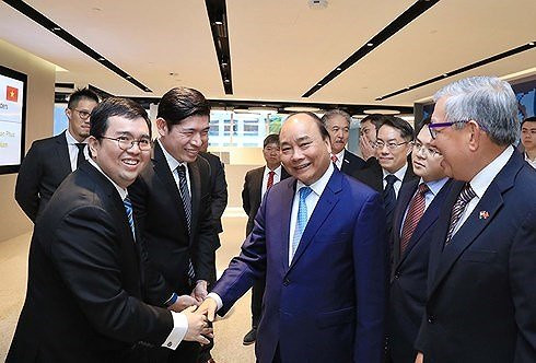 Thủ tướng Nguyễn Xuân Phúc gặp gỡ lãnh đạo các doanh nghiệp hàng đầu của Singapore