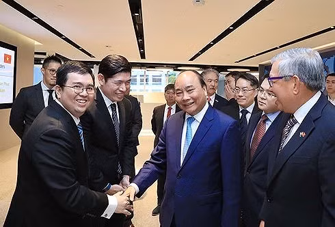 Thủ tướng Nguyễn Xuân Phúc gặp gỡ lãnh đạo các doanh nghiệp hàng đầu của Singapore