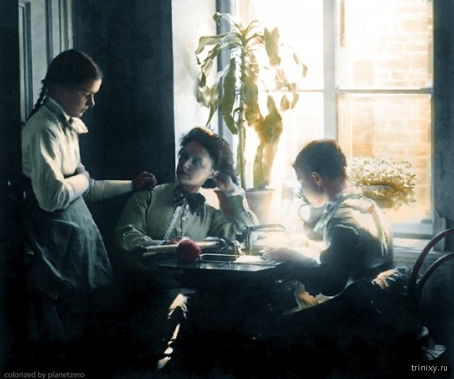 Hạnh phúc giản dị của một gia đình Nga là khoảnh khắc mọi người ở bên nhau, cùng nhau trò chuyện. Ảnh chụp năm 1897.