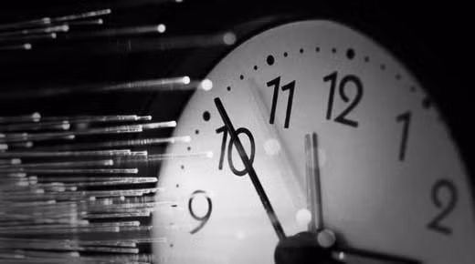 Với những đồ vật đó, cảnh sát tìm được cô con dâu của Rudolph Fentz hiện đang sống tại Florida. Theo lời kể của bà, cha chồng đã mất tích bí ẩn từ năm 1876, khi mới 29 tuổi. Con dâu của Rudolph Fentz đã miêu tả ngoại hình, trang phục của cha chồng có nhiều điểm giống hệt người đàn ông gặp nạn ở Quảng trường Thời đại.