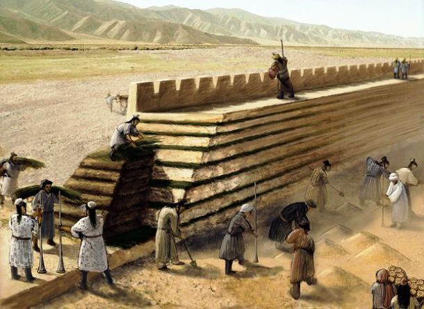 Để xây dựng nên Vạn Lý Trường Thành nổi tiếng thế giới, các triều đại phong kiến Trung Quốc đã phải tiêu tốn rất nhiều tiền bạc và nhân lực. Thậm chí, trong quá trình thi công, không ít công nhân bỏ mạng, chôn xác tại nơi này.