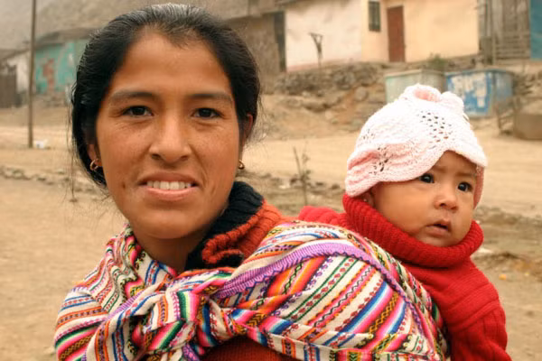 Người Maya tắm trẻ sơ sinh bằng nước đá Những đứa trẻ Maya thường được cha mẹ tắm bằng nước đá trước khi đi ngủ. Họ cho rằng việc này nhằm giúp con thoát khỏi hơi nóng và giữ cho trẻ khỏe mạnh hơn.