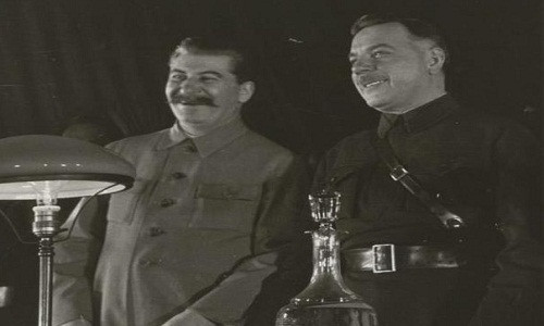 Theo đó, nhà lãnh đạo Stalin đóng vai trò quan trọng trong lịch sử nước Nga.