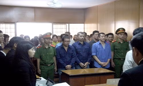 Các bị cáo tại tòa - Ảnh: Công an Nhân dân