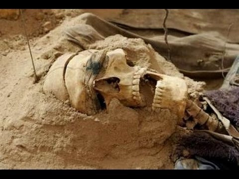 Đáng chú ý là vào năm 1940, người ta tìm thấy một hộp sọ khổng lồ ở Argedava, Romania. Hộp sọ này có kích thước lớn gấp 3 lần so với hộp sọ bình thường.