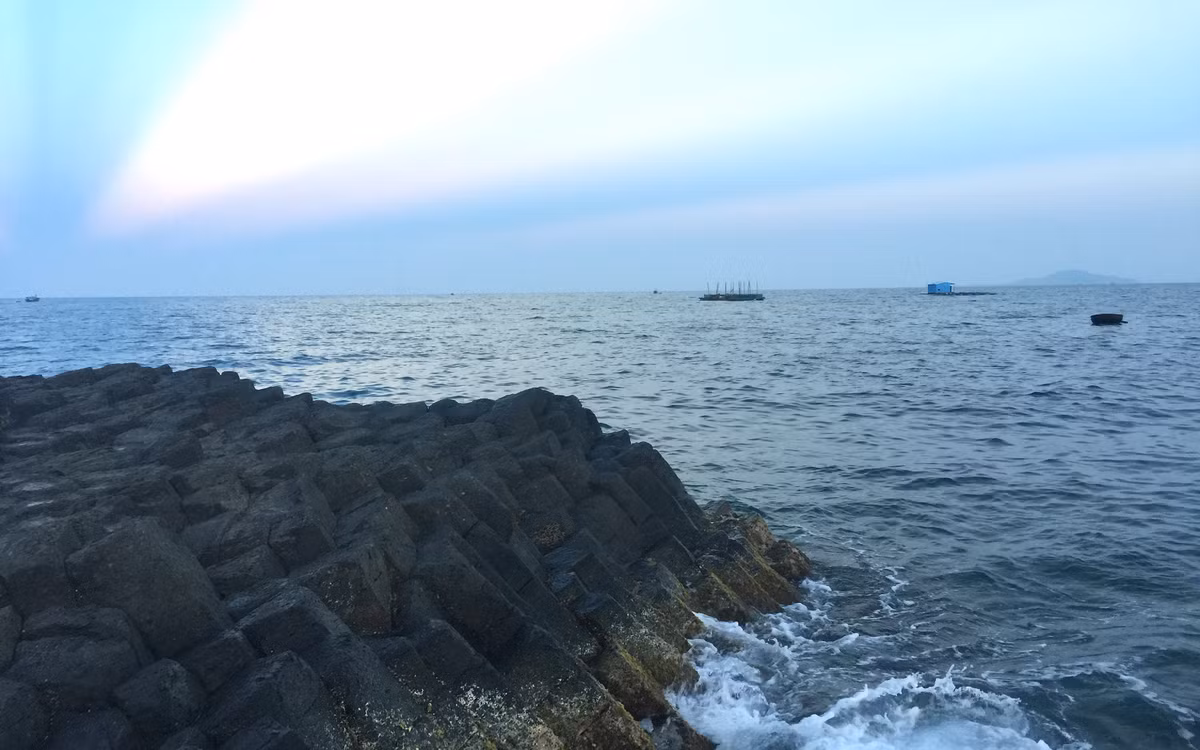 Năm 1998, Nhà nước Việt Nam công nhận Gành Đá Đĩa là thắng cảnh thiên nhiên cấp quốc gia.