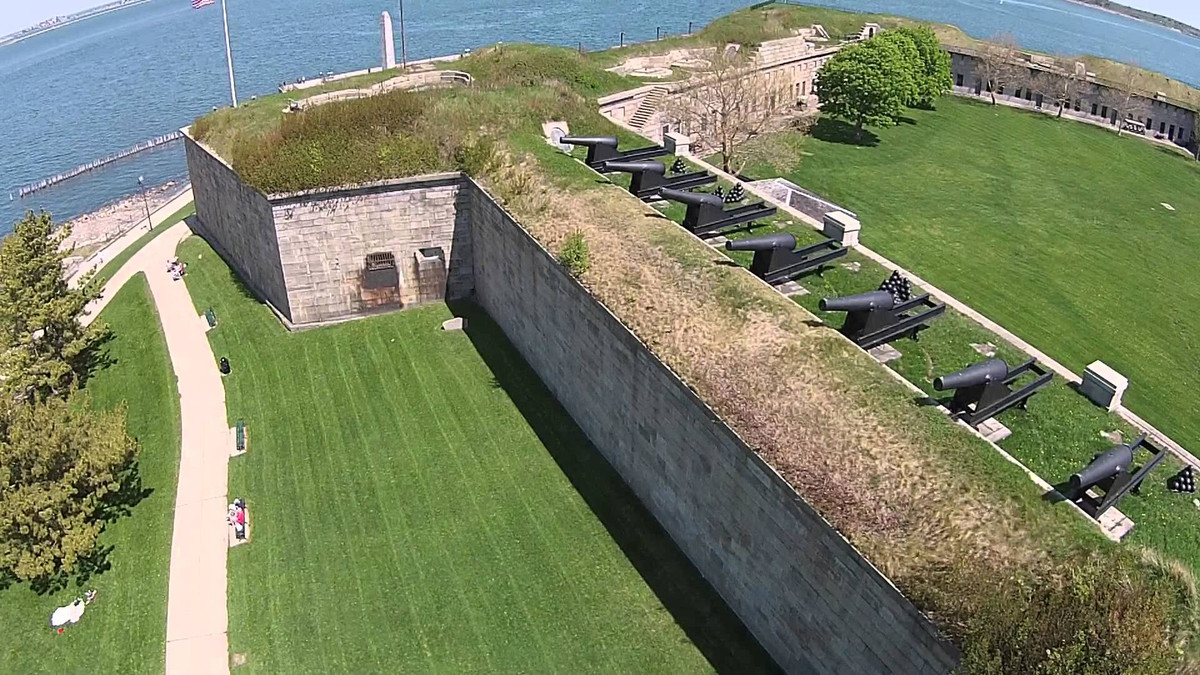 Pháo đài này được sử dụng vào mục đích quân sự trong nhiều cuộc chiến như cuộc chiến tranh giữa Mỹ với Tây Ban Nha, Chiến tranh thế giới 1 và 2.