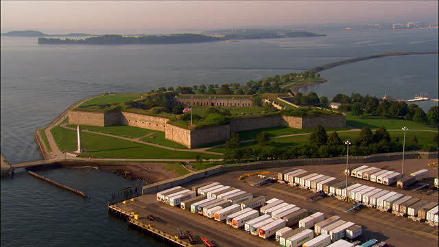 Điều thú vị là pháo đài Độc lập do người Anh xây dựng trong thời gian từ năm 1833 - 1851.