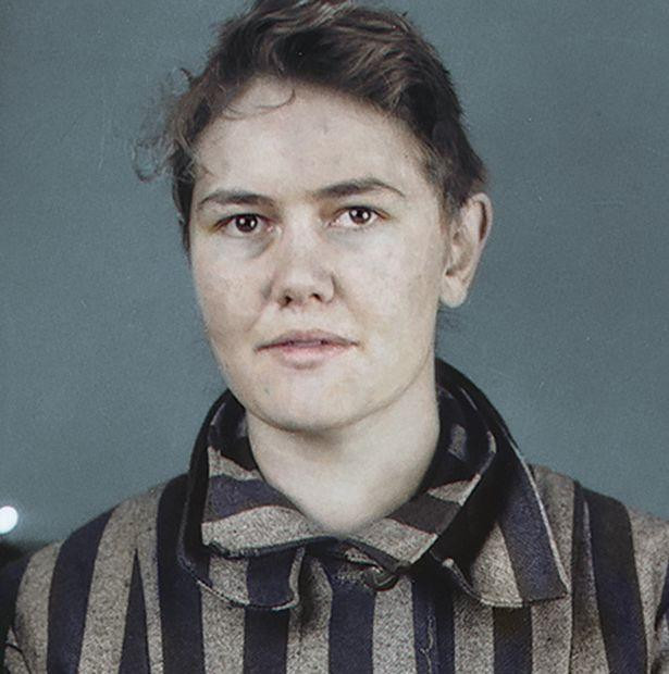 Deliana Rademakers, 19 tuổi, cũng từng bị lính Đức bắt và đưa đến trại tập trung Auschwitz.