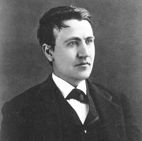 Thomas Alva Edison (1847 - 1931) là một nhà khoa học, nhà phát minh xuất chúng. Edison gây sốc dư luận khi có tới 1.093 bằng sáng chế.