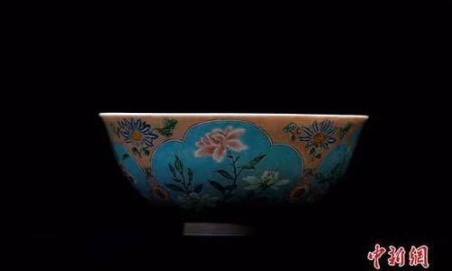 Ngam bat quy hon 30 trieu USD cua vua Khang Hy