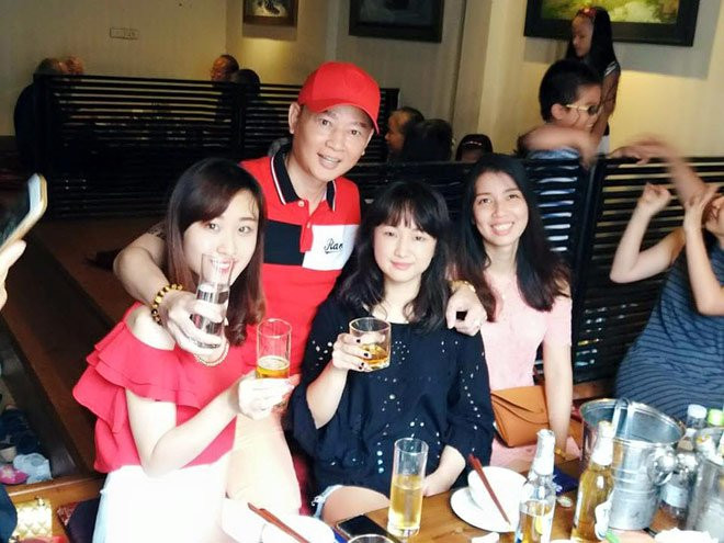 Tùng Dương rất tự hào về cô con gái lớn, anh thường chia sẻ ảnh chụp cùng con trên trang cá nhân.