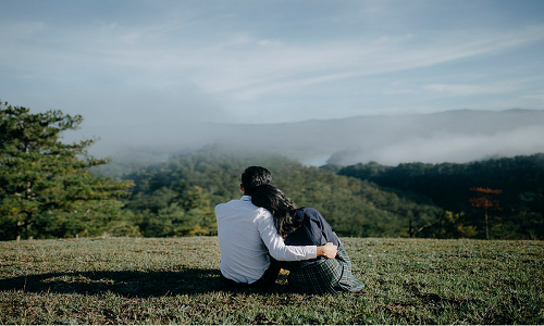 Con gai a, dung chap nhan mot moi quan he khong ten