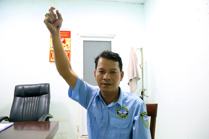 Trước khi bị bắt, Tuấn cho rằng Ngọc "sẹo" tấn công nhưng công an xác định Tuấn đã bắn vào tay Ngọc "sẹo" làm rớt cây dao rựa - Ảnh: A.LỘC