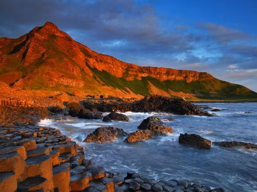 Khi một cột đá bazan đạt tới nhiệt độ của môi trường xung quanh và giữ nguyên hình dạng lục giác thì quá trình nguội cũng diễn ra với các cột đá khác ở xung quanh nó.