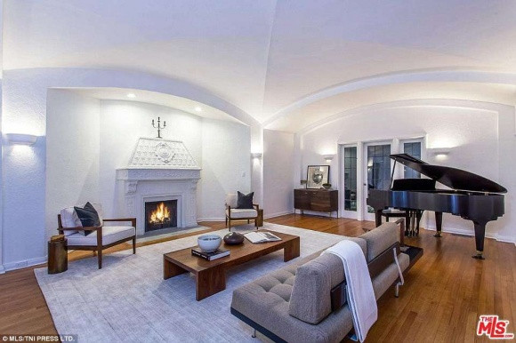 Mặc dù đã đổi mới nhưng căn nhà của Leonardo DiCaprio vẫn giữ được những nét cổ điển riêng.