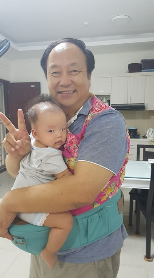 Ong noi dang yeu nhat “Vinh Bac Bo”, mac ao cua ba de do chau-Hinh-2