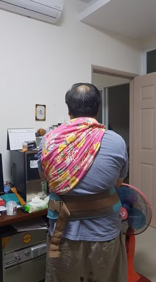 Ong noi dang yeu nhat “Vinh Bac Bo”, mac ao cua ba de do chau-Hinh-3