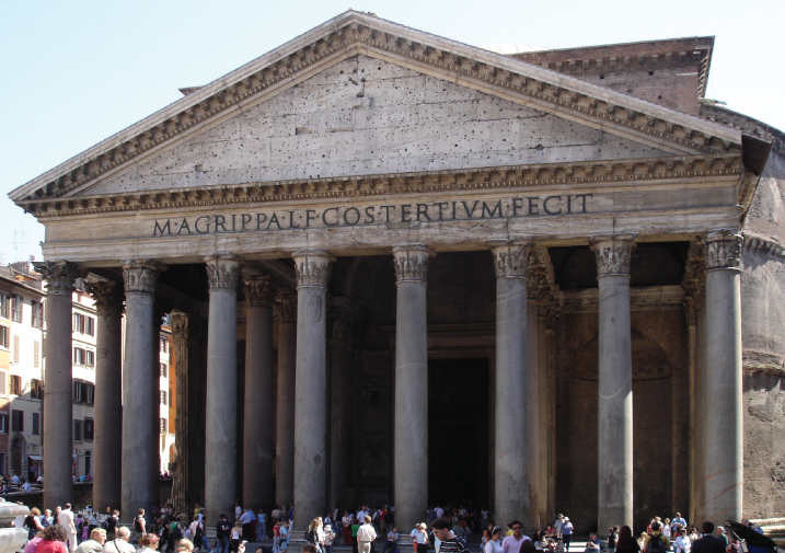 Dòng chữ chạm khắc trên mặt tiền của đền Pantheon: "M:AGRIPPA.L.F.COS.TERTIUM.FECIT"(có nghĩa: Marcus, con trai của Lucius, đã xây dựng công trình này khi lãnh chức lần thứ 3".