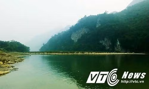 Bãi đất Ca Da, nơi người Thái tin rằng con quạ đã cứu chữa cho người chết hồi sinh.