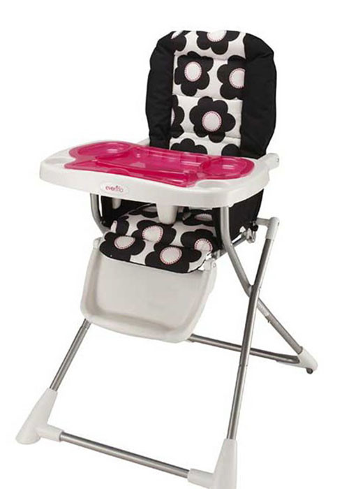 Chiếc ghế gấp này giá khá "mềm": khoảng 50 USD.