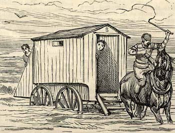 Tại đó, họ có thể tắm, bơi lội mà không lo những ánh mắt của những kẻ nhòm ngó và không có sự xuất hiện của nam giới.