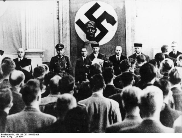 Theo ước tính, từ năm 1942 - 1945, khoảng 5.000 người đã bị kết án tử hình bởi phán quyết của thẩm phán Freisler.