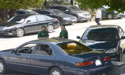 Năm đơn vị tại TP.HCM sẽ được thí điểm khoán xe công từ ngày 1-5. Ảnh Tự Trung.