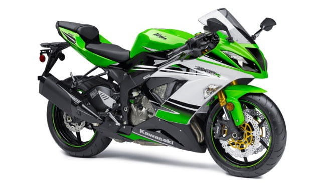 8. Kawasaki ZX-6R: Số phận của Kawasaki ZX-6R cũng tương tự như Suzuki GSX-R600. Các cuộc họp cấp cao bàn về tương tại của mẫu sportbike tầm trung đã được diễn ra bí mật, hiện vẫn chưa có thông tin nào về thế hệ mới của Kawasaki ZX-6R, phiên bản hiện tại sẽ chính thức ngừng sản xuất vào cuối năm nay.