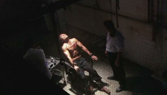 Sau một thời gian bị tra tấn, điệp viên bị bắt giữ có thể chịu tổn thương tâm lý, thể chất nghiêm trọng.