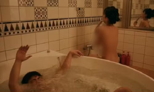 Cảnh khỏa thân gây xôn xao của Aoi Sora trong phim truyền hình