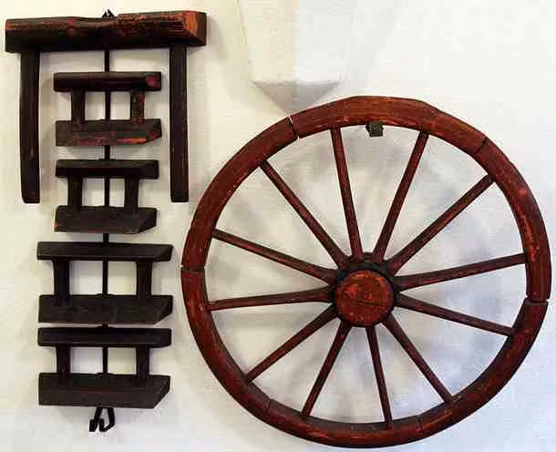 Bánh xe tra tấn rất phổ biến tại Đức thời Trung cổ. Thông thường, dụng cụ tra tấn này được sử dụng để trừng phạt những kẻ trộm.