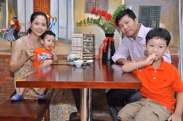 Gia đình hạnh phúc của Mai Phương.