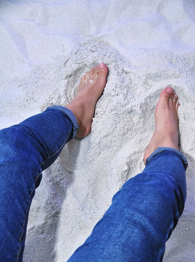 Ngoài ra, phòng lắp đèn điều chỉnh sáng tối theo sở thích, để bạn có thể cảm nhận như đang ngồi trên biển lúc bình minh, ban ngày hay khi ánh hoàng hôn buông xuống.