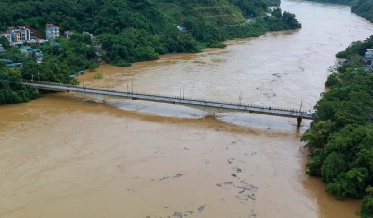 Cầu Sơn Dương QL.37, thị trấn Sơn Dương, huyện Sơn Dương.