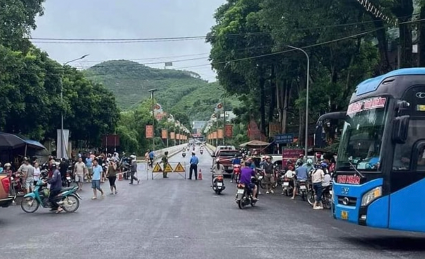 Tỉnh Tuyên Quang cấm các xe tải từ 3,5 tấn trở lên và xe khách các loại lưu thông qua công trình các cầu: Cầu Nông Tiến, QL.37, TP Tuyên Quang.