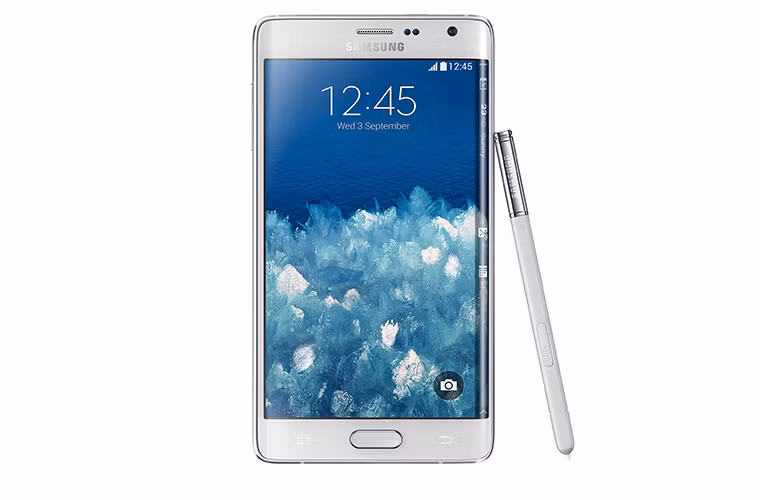  Samsung Galaxy Note Edge: Được công bố vào tháng 9/2014 cùng thời điểm với Galaxy Note 4, Galaxy Note Edge là mẫu smartphone thứ hai của Samsung có màn hình cong, nhưng cách tiếp cận hoàn toàn khác với Galaxy Round. Đó là màn hình chỉ cong ở một cạnh bên (phải).