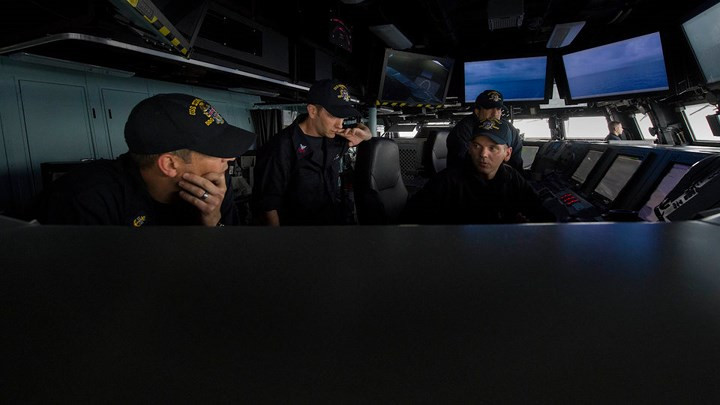 Bên trong tháp điều khiển trên tàu khu trục USS Zumwalt.