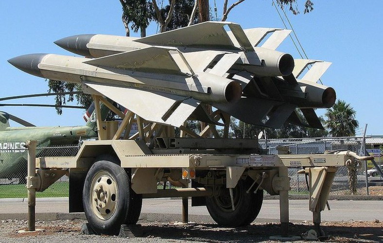 Hệ thống tên lửa phòng không MIM-23 Hawk bắt đầu phục vụ trong quân đội Mỹ từ tháng 8/1960, kể từ đó đến nay vũ khí này đã trải qua nhiều lần cải tiến nhằm đáp ứng yêu cầu của chiến tranh hiện đại.