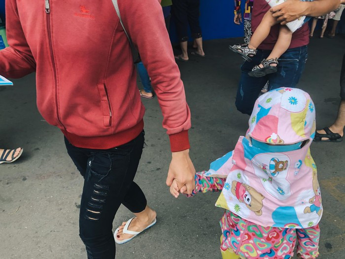 Nắng nóng kéo dài, bệnh viện ở Sài Gòn đông nghịt - Hình 6 Nang nong keo dai, benh vien o Sai Gon dong nghit-Hinh-6