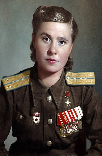 Cận cảnh chân dung nữ anh hùng Maria Dolina của Không quân Nga.