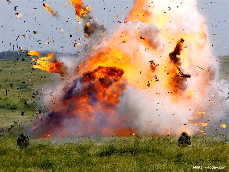 Súng nhiệt áp Shmel phục vụ trong quân đội Nga với biệt danh "ống phóng ma quỷ", nó là một vũ khí tạo nên tâm lý hoảng sợ với một cảm giác dễ bị tổn thương và khiến đối phương không có khả năng ẩn nấp nếu bị vũ khí này tấn công.